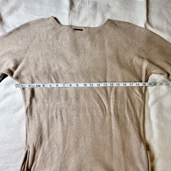 Michael Kors Tan Long Sleeve Long Sweater Boat Neck Side Zip Lightweight Small - Picture 8 of 10
